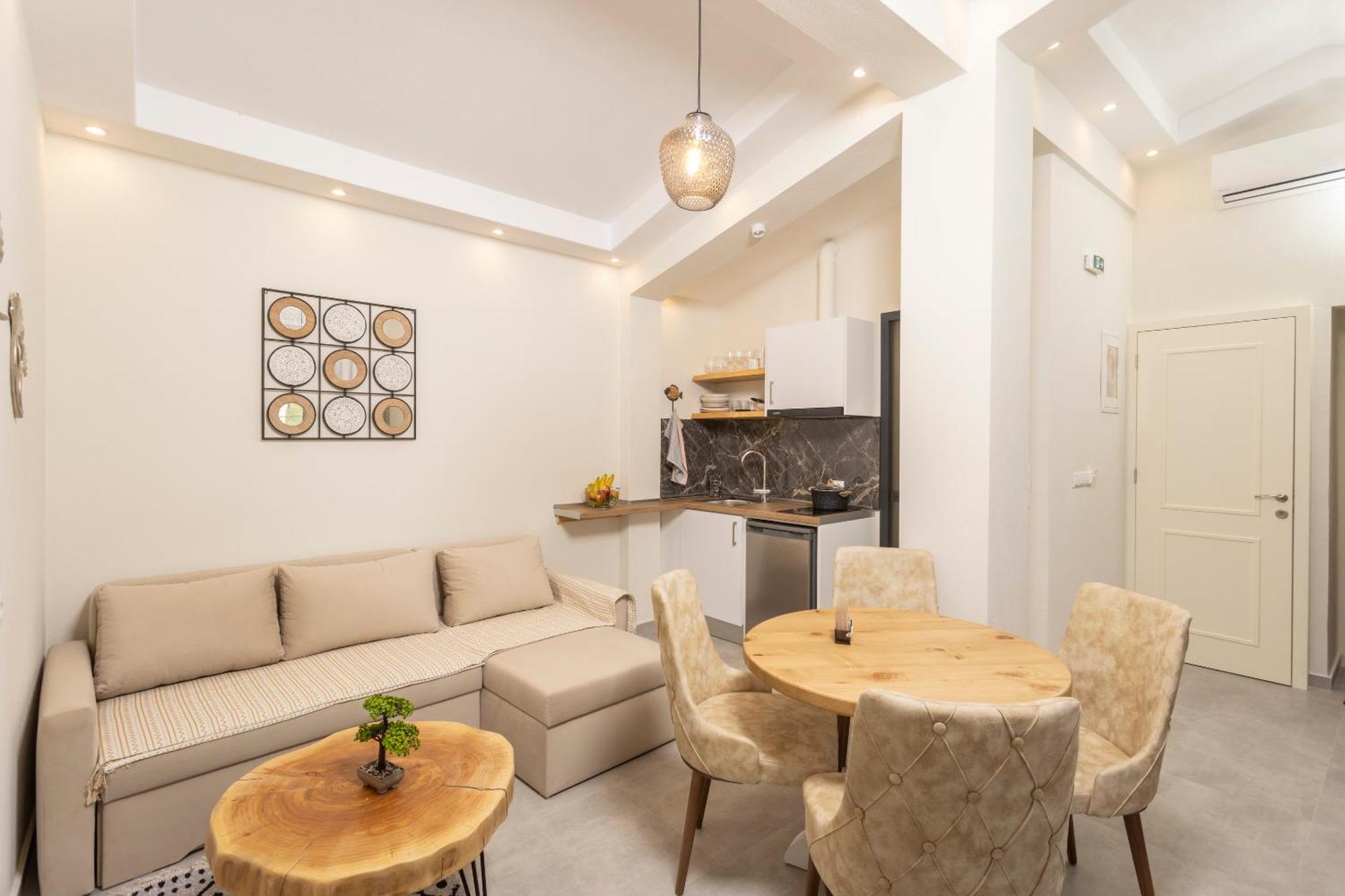 Ionas 6 Apartment *