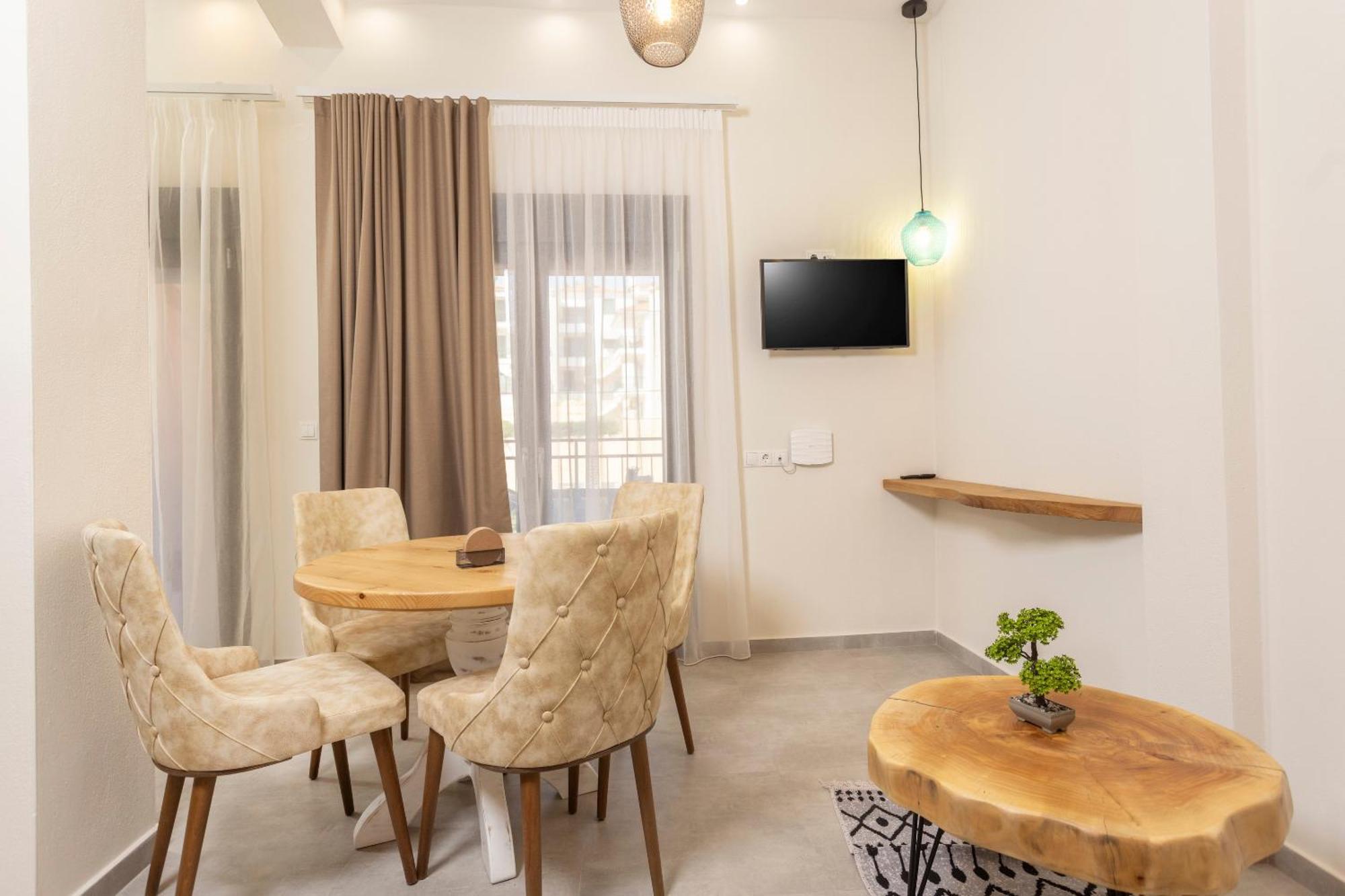 Ionas 6 Apartment *